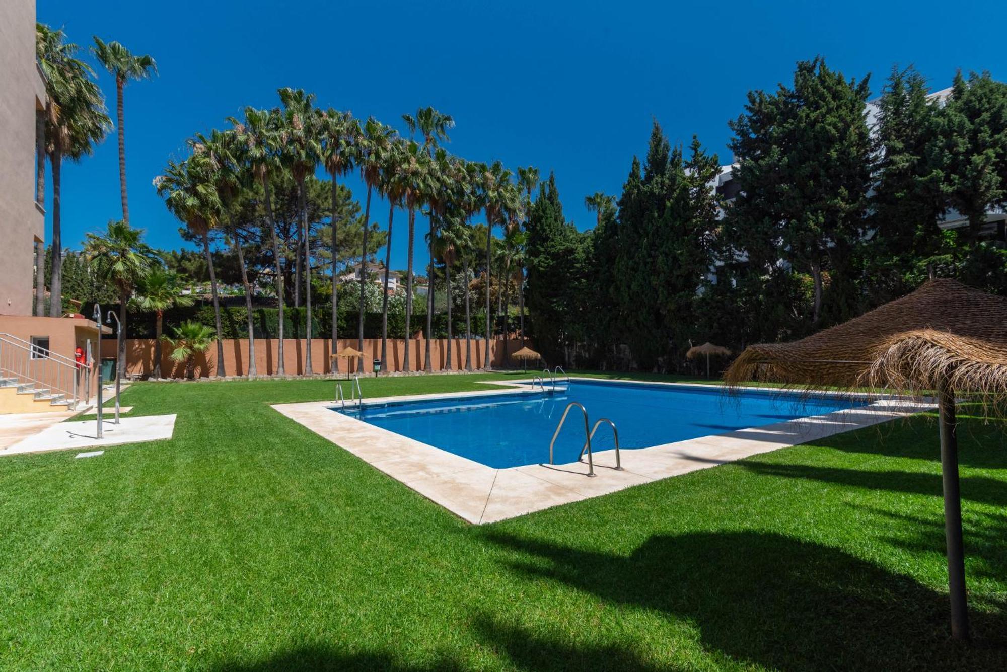 Cabopino Duplex, Swimming Pool, Beach 5Min Away, Chill Out Terrace And High-Speed Wifi Marbella Kültér fotó
